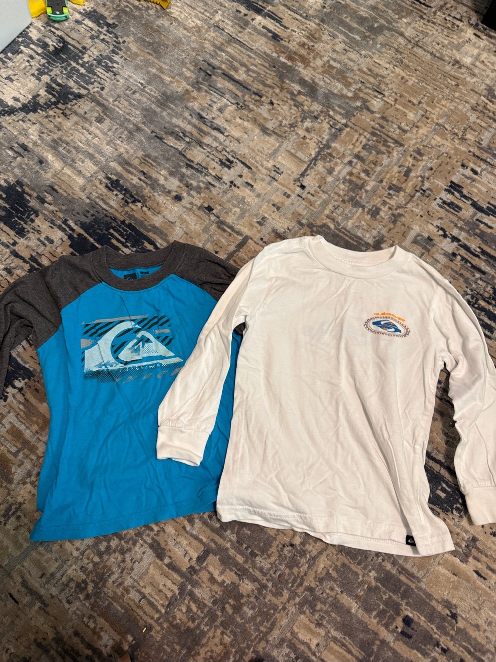 Quiksilver Blue & Cream Long-Sleeve Graphic Tees